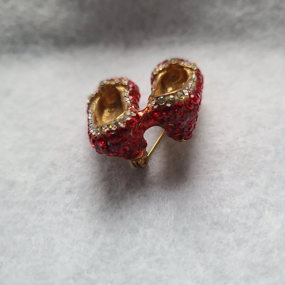 Sparkling Red Shoes with Bow Pin/Broach